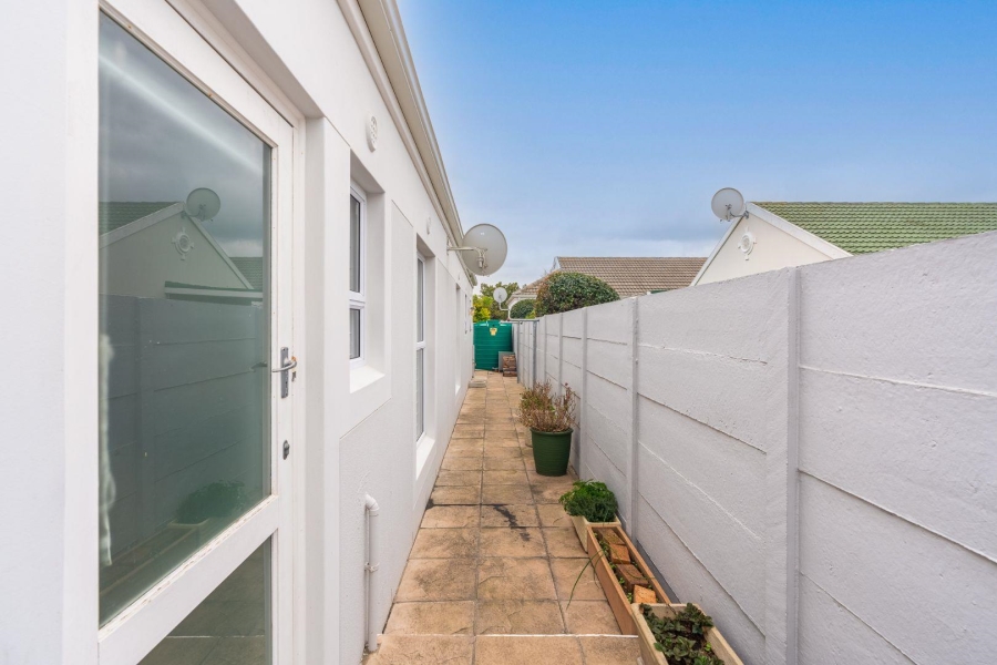 4 Bedroom Property for Sale in Sunningdale Western Cape